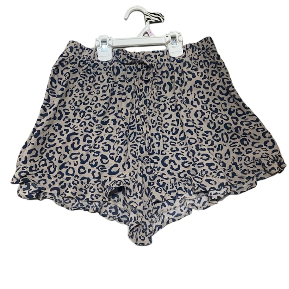 EUC! American Eagle Flowy cheetah shorts